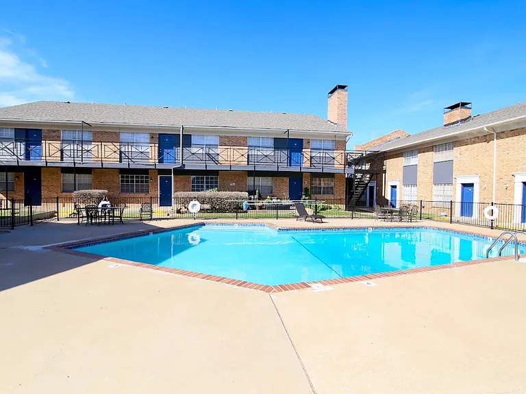Heritage House II Apartments — Photo 11
