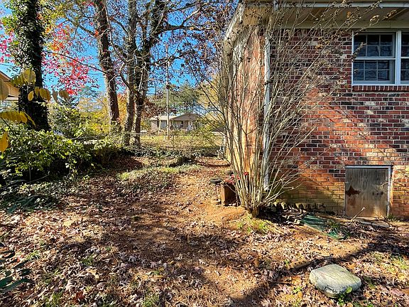 5th image of 2930 Landmark Dr SE