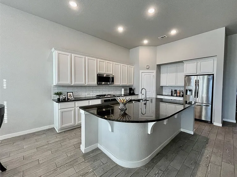 4334 Hemlock Grove Ln — Photo 26