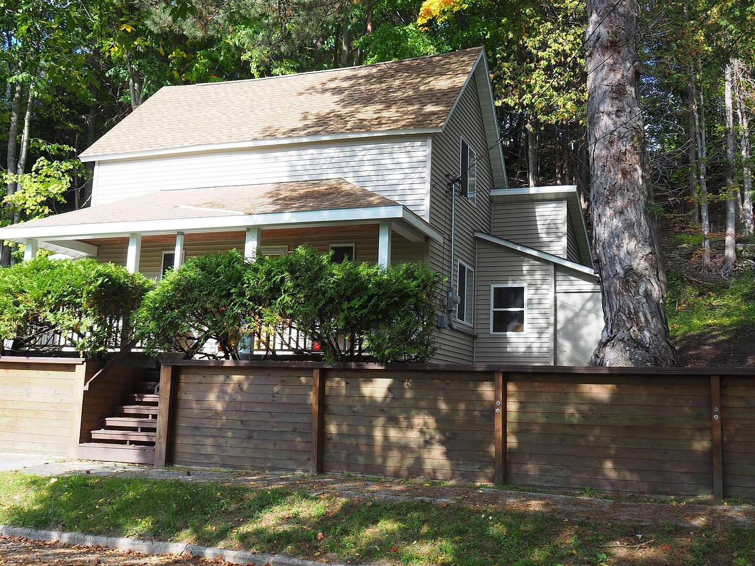 10812 Platte St, Honor, MI 49640 Zillow