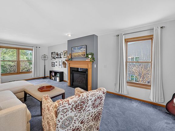 4th image of 2877 Larkspur Ln