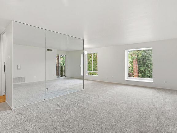 3rd image of 89 Forest Lane