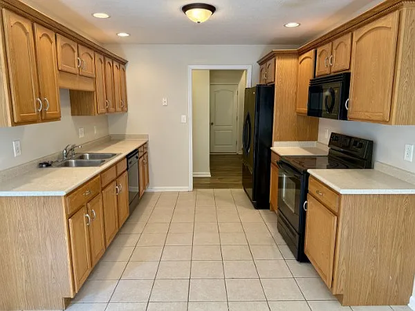 3275 Twelve Oaks Blvd — Photo 7