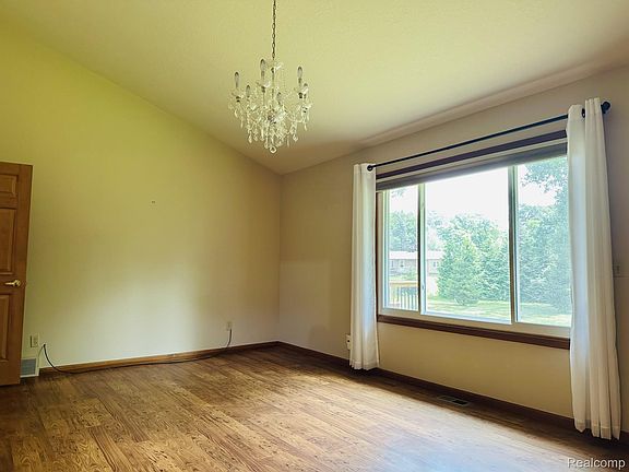4th image of 2303 Blue Heron Ct