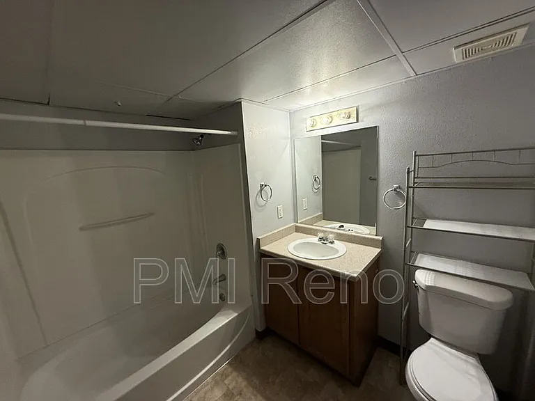 Big Horn Apartments — Photo 24