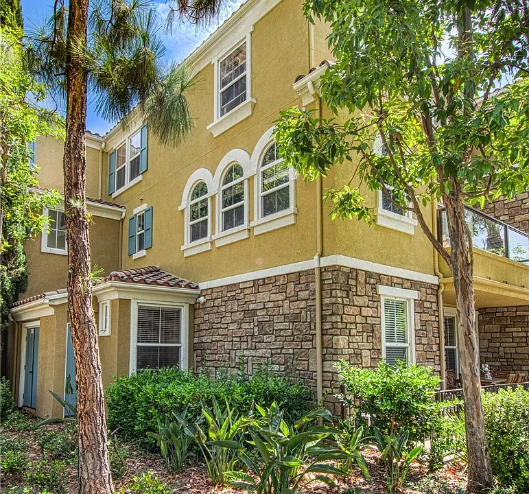 808 Terra Bella
