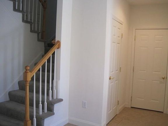 5th image of 25 Emerald Ct #25