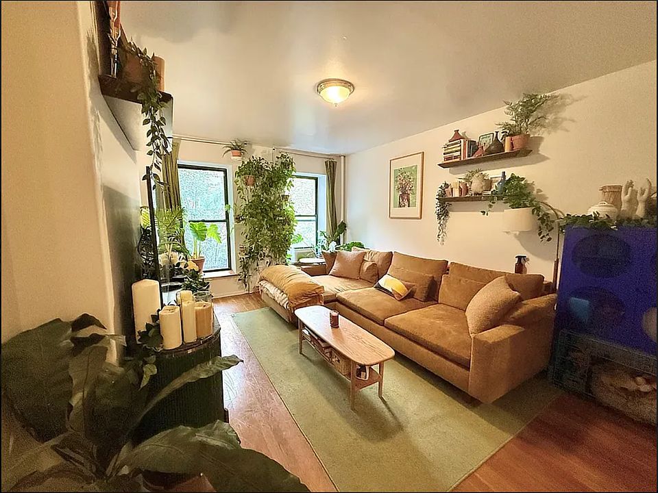1st image of 19 E 7th St APT 2