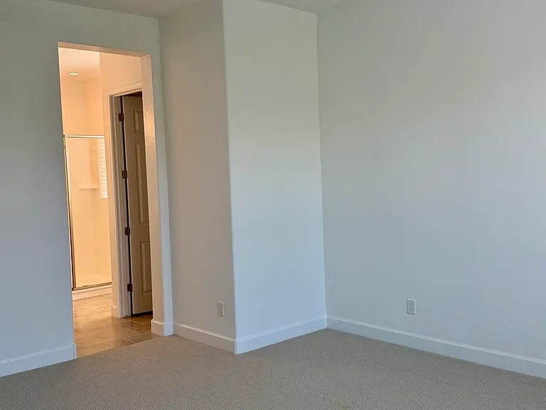 2933 E Mission Ln — Photo 32