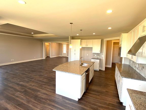 2nd image of 901 Morgan Dr