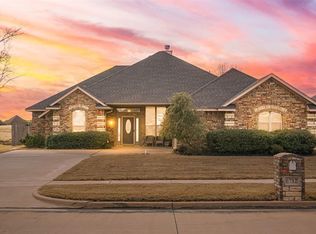 6712 SW Driftwood Dr, Lawton, OK 73505