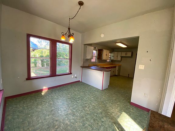 4th image of 1112 Holcomb Street