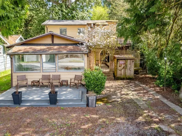 8252 Beach Way Drive, Blaine, WA 98230