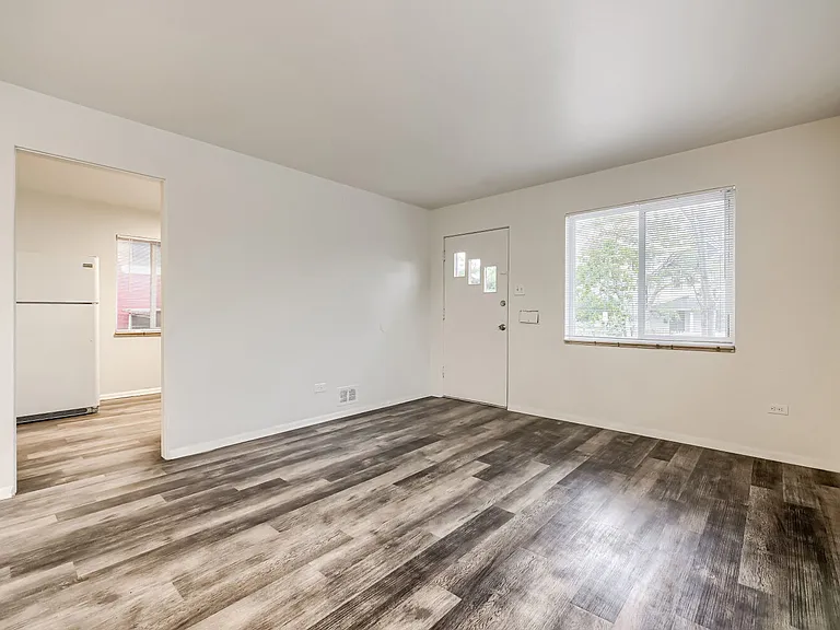 2202 S Cherokee St — Photo 12