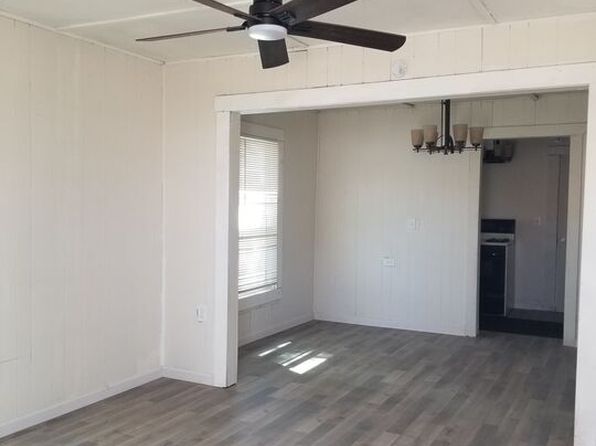 261 E 5th St, Calipatria, CA 92233