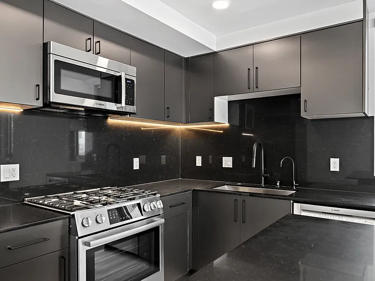 1257 N Sweetzer Ave #103 — Photo 7