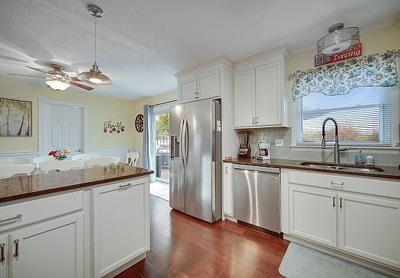 5th image of 15144 Hilltop Dr