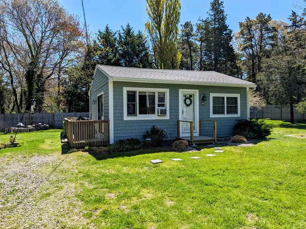 12 Richards Way, East Sandwich, MA 02537