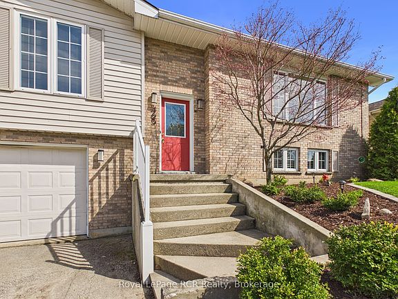 3rd image of 465 Grandview Rd