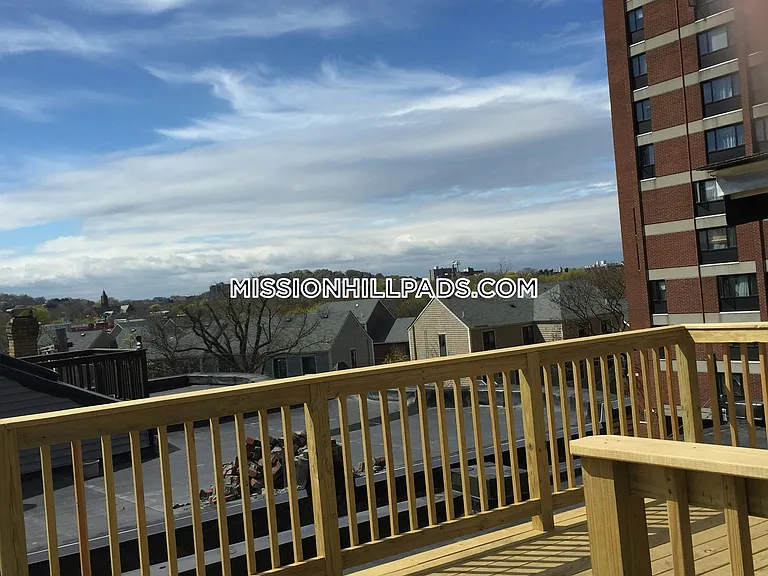830 Huntington Ave #3 — Photo 2