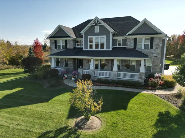 39799 Jonathan Knolls Ln, Wadsworth, IL 60083