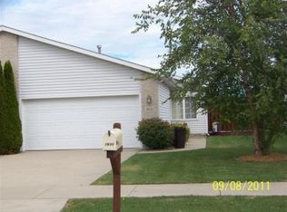 1630 Chestnut Dr, Crown Pt, IN 46307