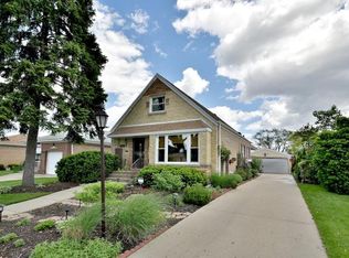 8427 N Oleander Ave, Niles, IL 60714