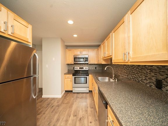 5th image of 115 Polifly Rd APT 5D