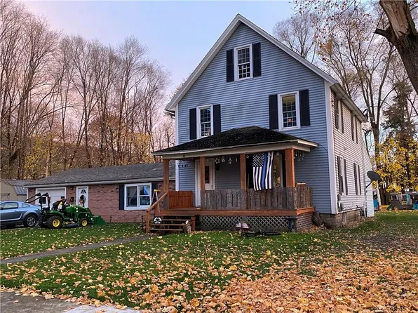 26 Jackson St, Warsaw, NY 14569