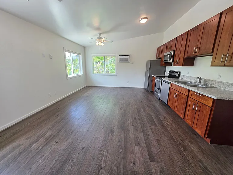 117 Maluniu Ave #A — Photo 1