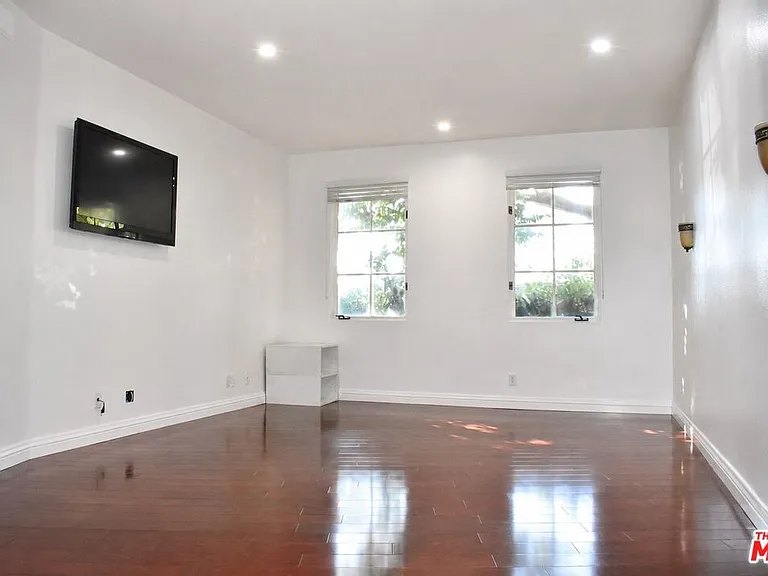 235 S Gale Dr #101 — Photo 10