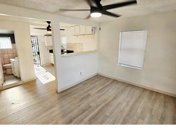 638 1/2 W 74th St, Los Angeles, CA