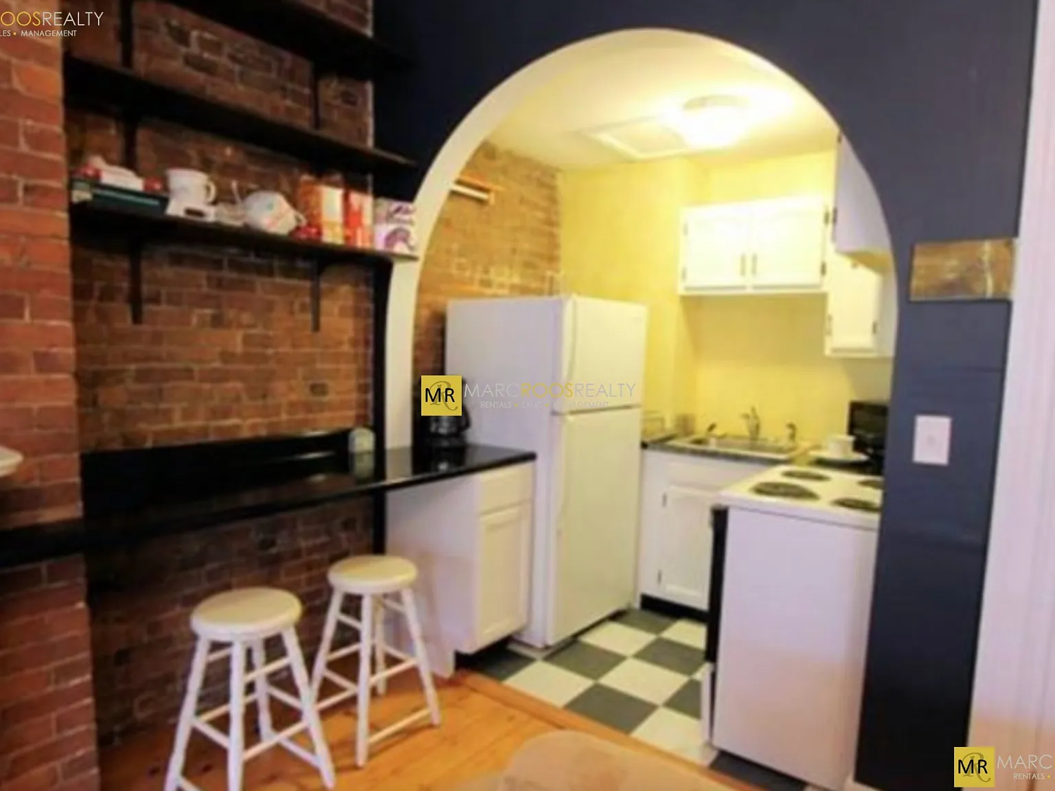 Studio, 400 sqft, $2,525 — Photo 3