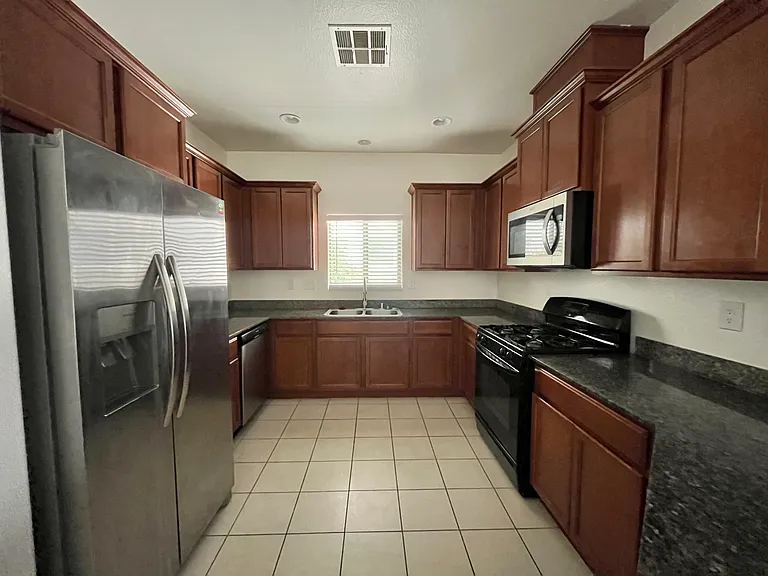 9493 Alma Ridge Ave — Photo 4