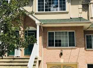 43 Barb St, Staten Island, NY 10312