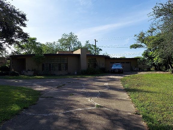 2nd image of 711 W Rodriguez Ave