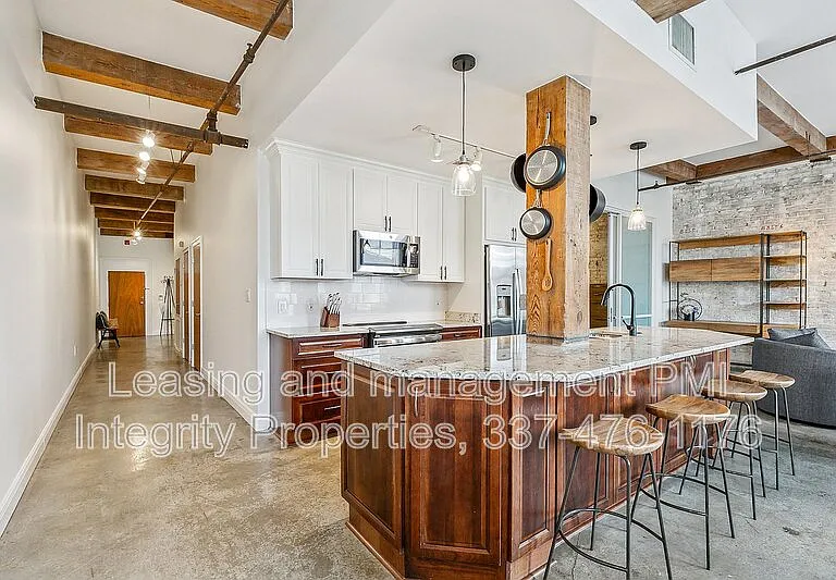 825 Lafayette St #4 — Photo 9
