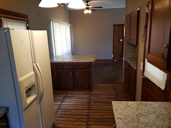 5th image of 10255 Swarthmore Dr