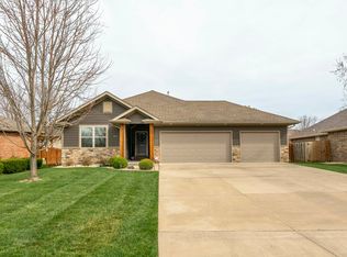 860 N Woodbury Ave, Springfield, MO 65802