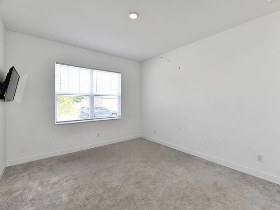 4th image of 7657 Hillway Dr