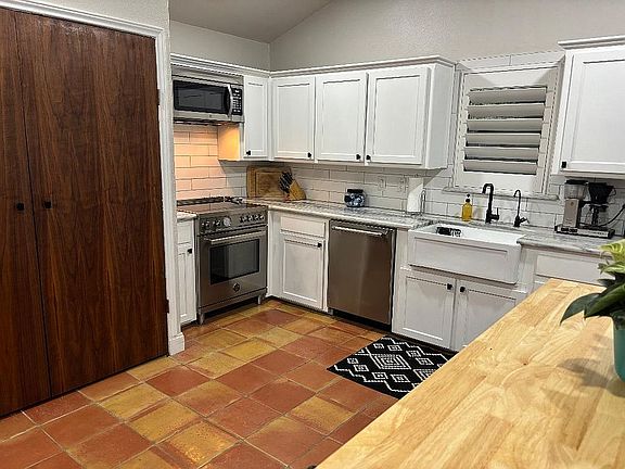 2nd image of 6628 Christa Ct