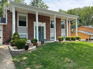 375 Messina Dr, Ballwin, MO
