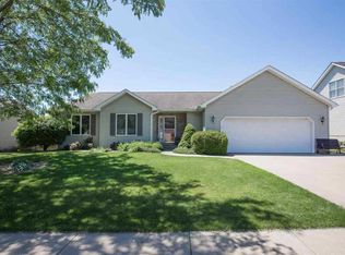 4214 Oak St, Davenport, IA 52806