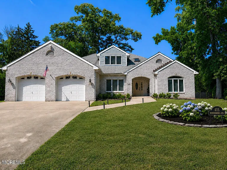 415 Windermere Ave — Photo 1