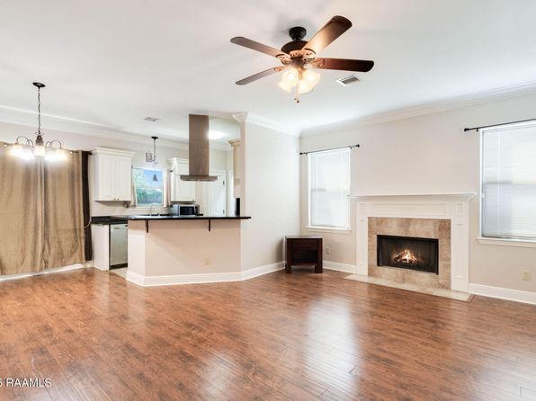 100 Village Square Dr, Broussard, LA 70518