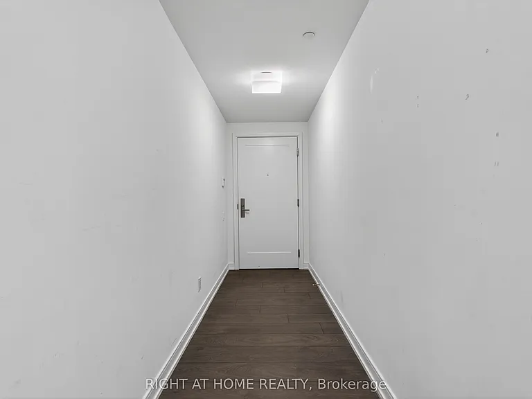 3 Gloucester St #512 — Photo 3