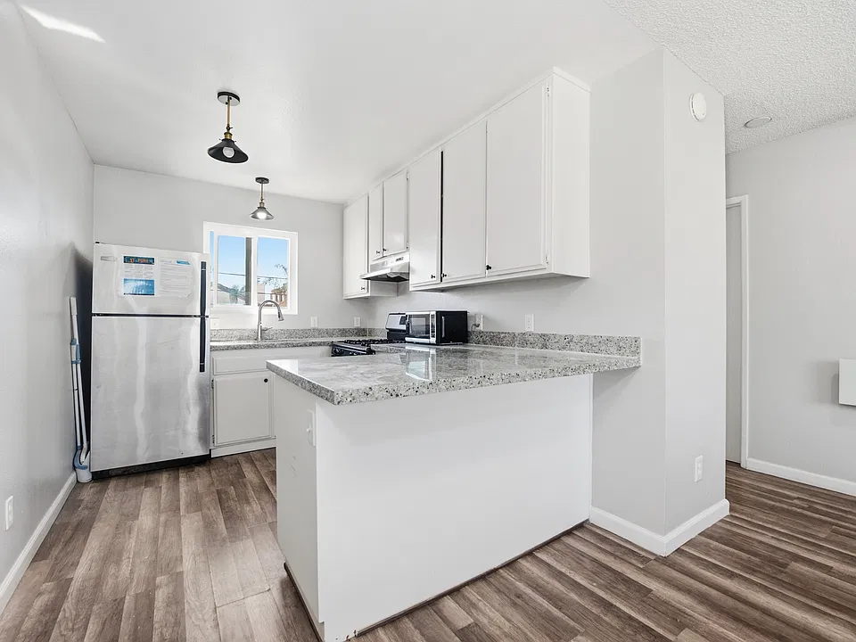1429 Grand Ave #2