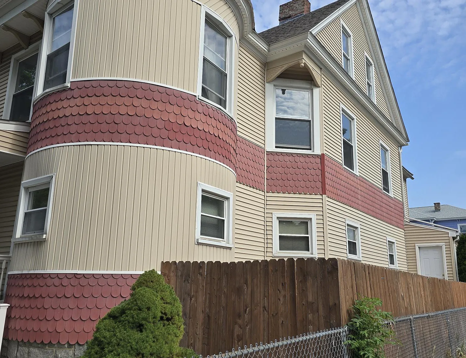 3 bed, 1400 sqft, $2,200 — Photo 2