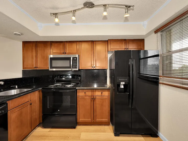 118 Royal Park Dr #4G — Photo 11