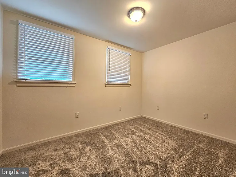 4802 Treasure Ct — Photo 26